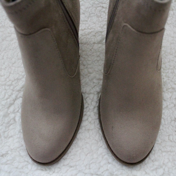 booties - Picture 2 of 5